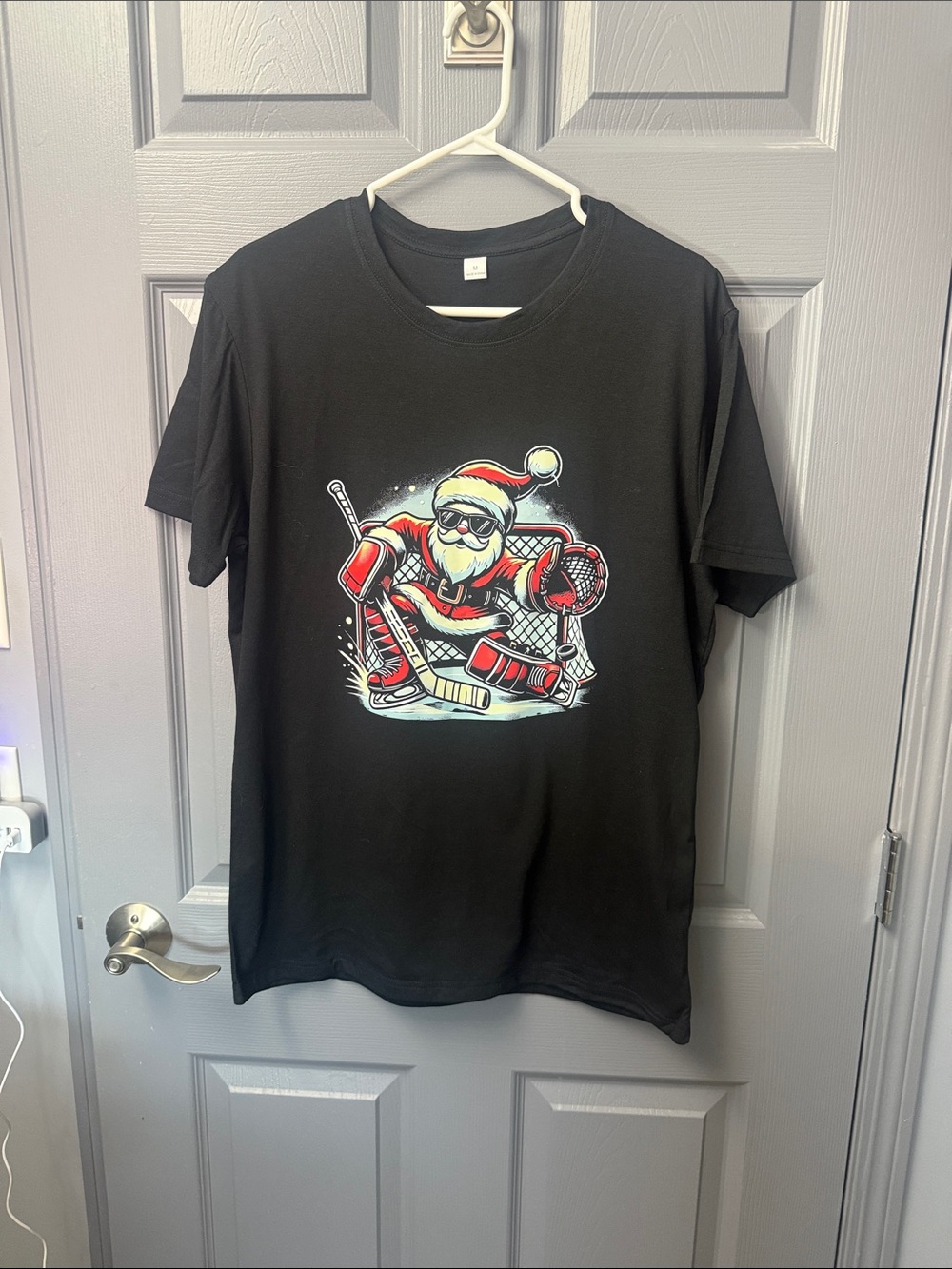 Men's Black Short-Sleeve Graphic Holiday Hockey Tee